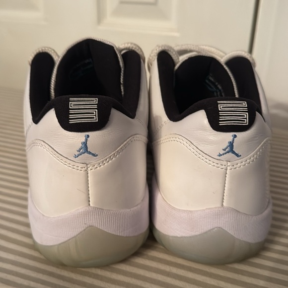 Jordan Retro 11 Low GS White Size 11 1/2 - Picture 4 of 8